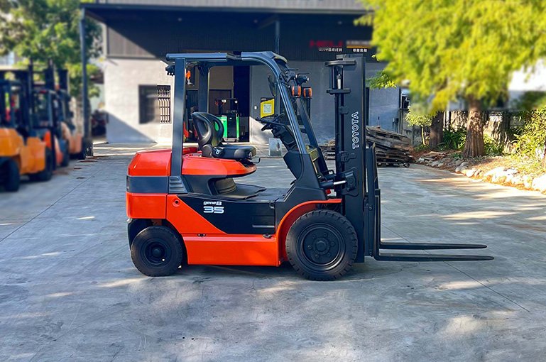 【倉儲現場的搬運神器】#電動堆高機 #TOYOTA #8FBJ35