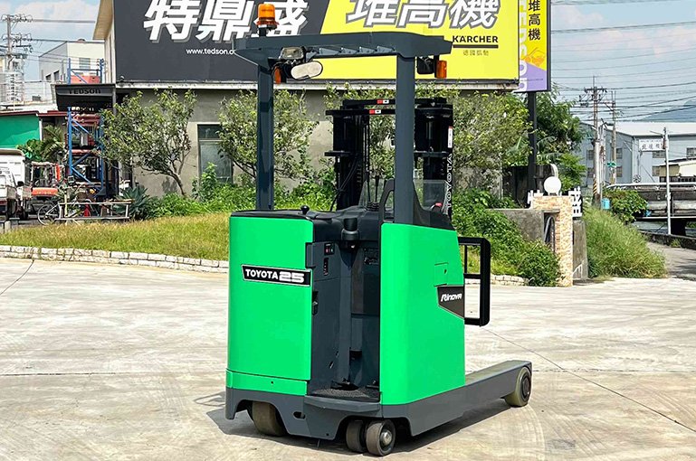 ⚡效率翻倍！TOYOTA 8FBR25 倉儲神器 【電動立式大噸數】＃電動堆高機 #TOYOTA ​ #8FBR25