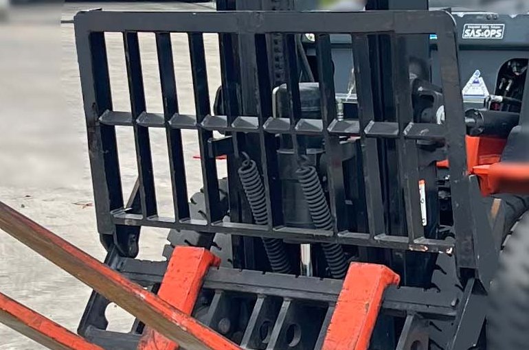 【專業知識】效率翻倍神兵利器 ⚔️ 堆高機常用配備大解密！